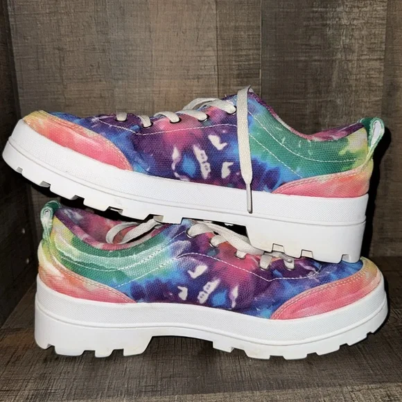 Fila Women's Multicolor Tie-Dye Sneakers - Picture 8 of 10